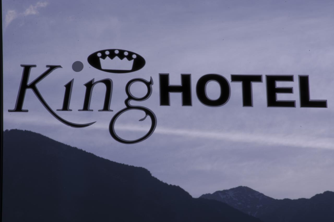 King Hotel Peja Exteriör bild