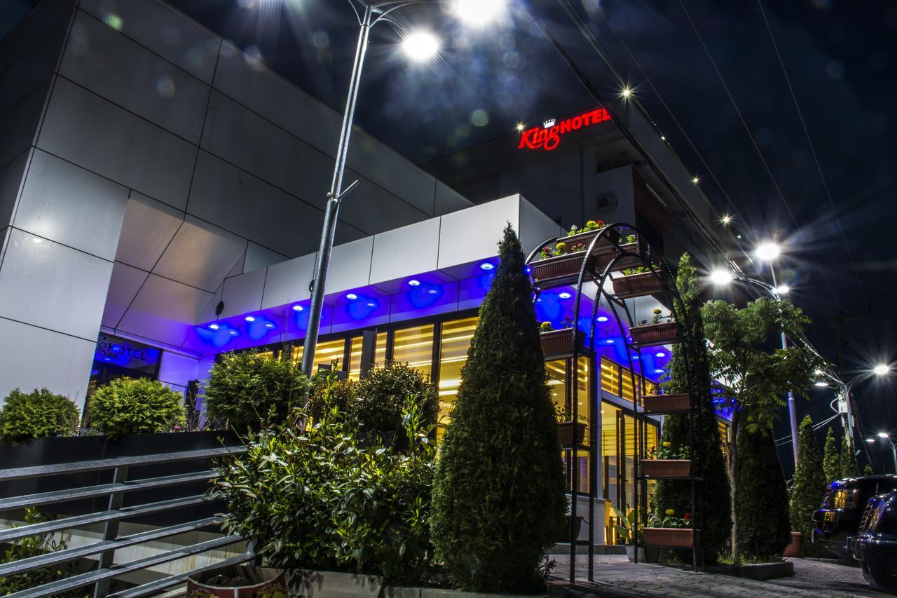 King Hotel Peja Exteriör bild